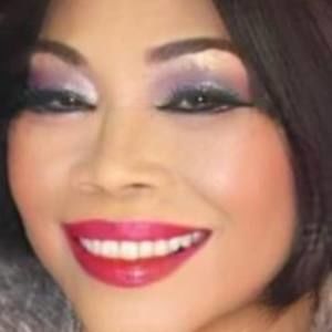 Meet your Posher, Flora